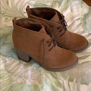 Light brown lace up heeled bootie